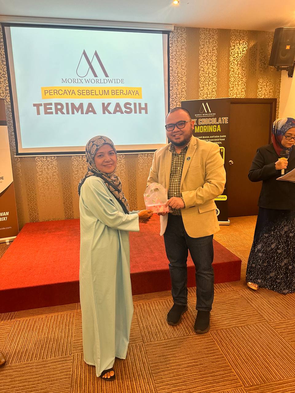 photo_6138555091704203765_y